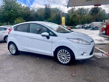 FORD FIESTA 1.4 Titanium