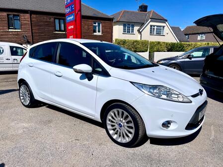 FORD FIESTA 1.4 Titanium